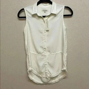 FRANCESCA’S Harper Women’s Sleeveless Blouse
